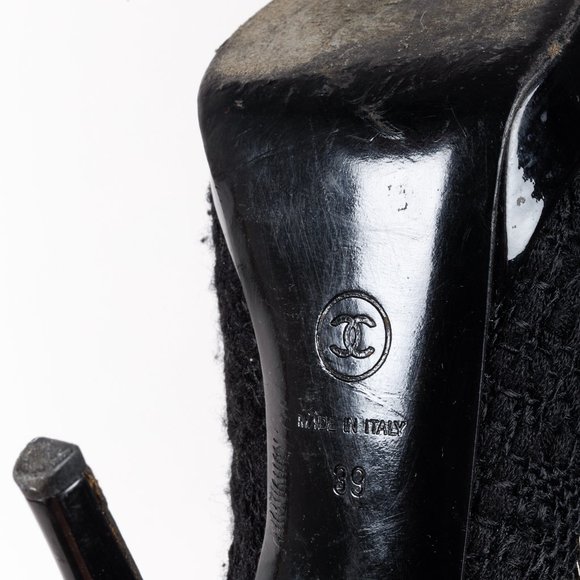 Chanel Tweed Cap-Toe CC Pumps - Picture 5 of 12